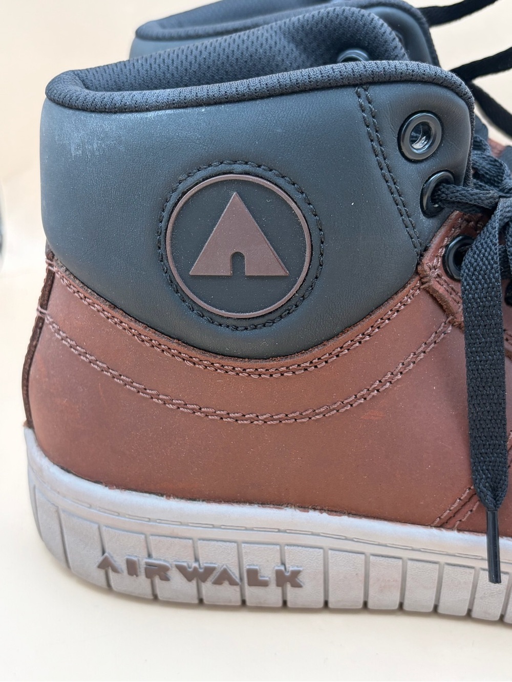 Airwalk Women’s Size 9.5 Brown and Black Composite Toe Work Boots - Picture 2 of 8